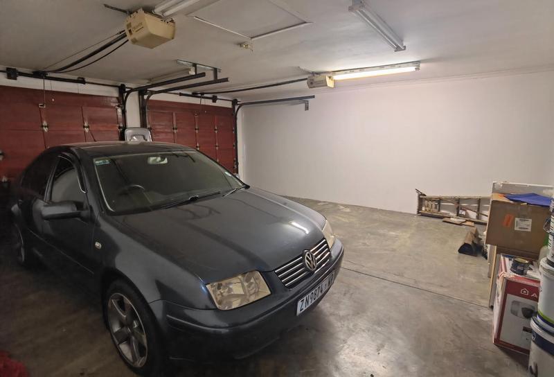 6 Bedroom Property for Sale in Cravenby Western Cape